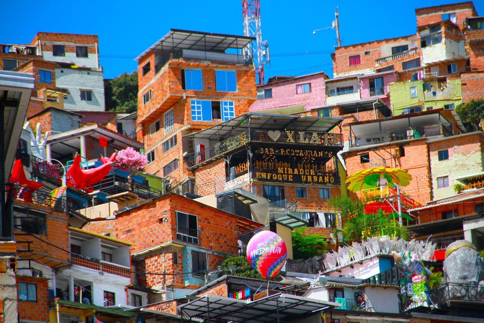 Deep Dive Medellín — view 4